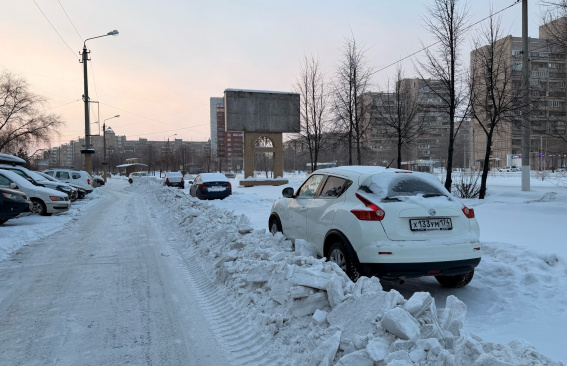 Уберите машины с обочин!